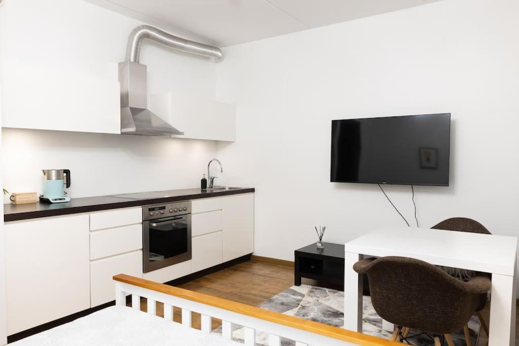 Modern & Cozy Place In The Very Heart Of Талин Екстериор снимка
